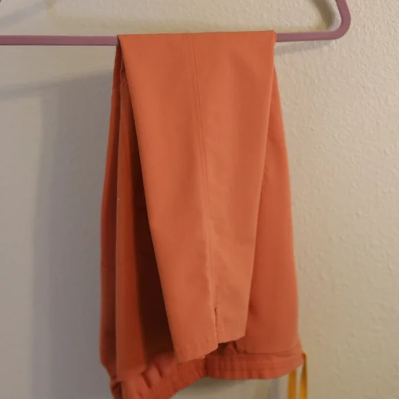 Figs Scrub Set Coral Pink Fitted Short Sleeve Scrub Top And Scrub Pant - Picture 4 of 5